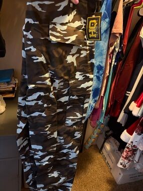Camouflage Cargo Pants in Black & Gray